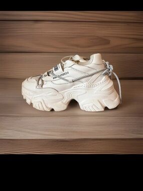 STEVE MADDEN Y2K WHITE leather PLATFORM SNEAKERS Troy size 8m womens